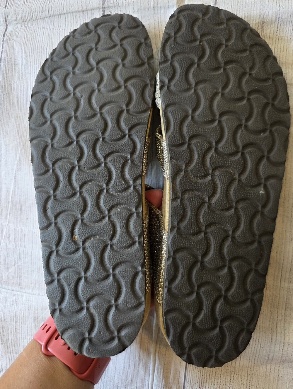 White Mountain Women's Size 10 Glittery Gold Slip On Comfort Sandals Adjustable - Picture 5 of 7